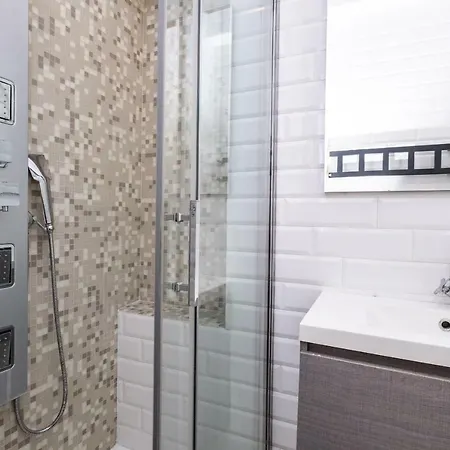 Апартаменты Vatican Quiet With Garden & Parking Рим