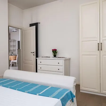 Vatican Quiet With Garden & Parking Рим