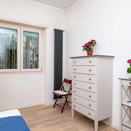 Апартаменты Vatican Quiet With Garden & Parking Рим