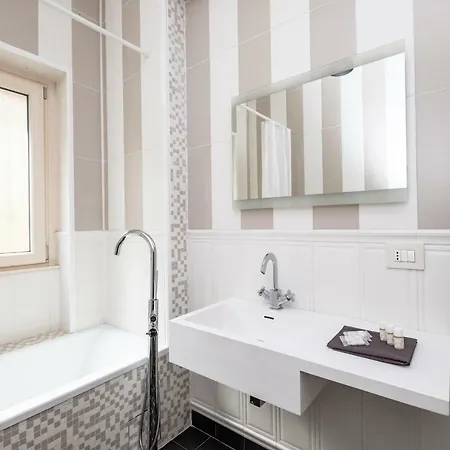 Vatican Quiet With Garden & Parking