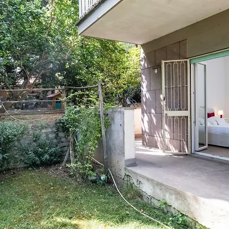 Vatican Quiet With Garden & Parking Апартаменты Рим