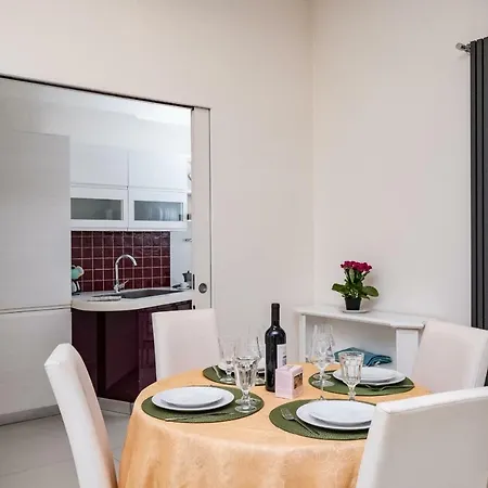 Vatican Quiet With Garden & Parking Апартаменты *