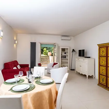 Апартаменты Vatican Quiet With Garden & Parking Рим