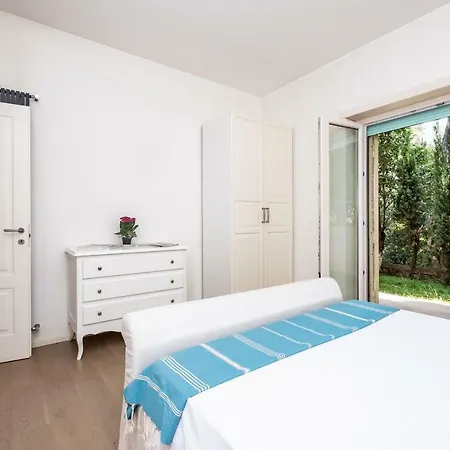 Vatican Quiet With Garden & Parking Апартаменты Рим