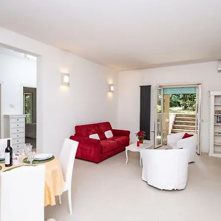 Vatican Quiet With Garden & Parking Апартаменты *