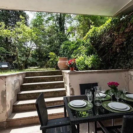 Апартаменты Vatican Quiet With Garden & Parking *