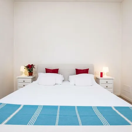 Vatican Quiet With Garden & Parking *