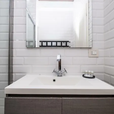 Апартаменты Vatican Quiet With Garden & Parking Рим