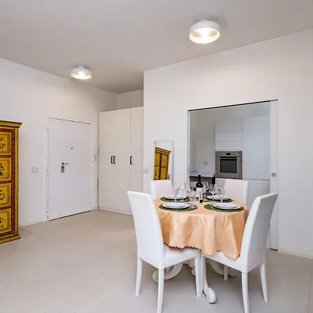 Vatican Quiet With Garden & Parking *