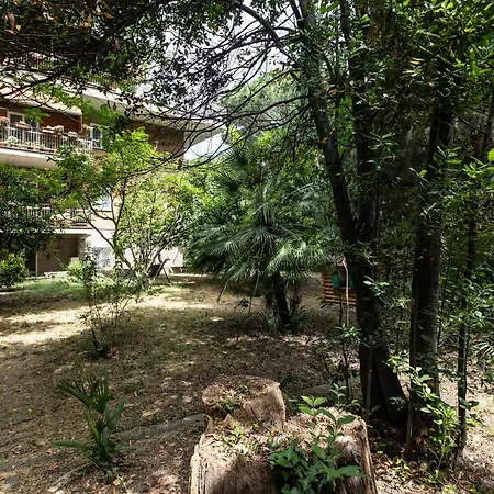 Vatican Quiet With Garden & Parking Апартаменты Рим