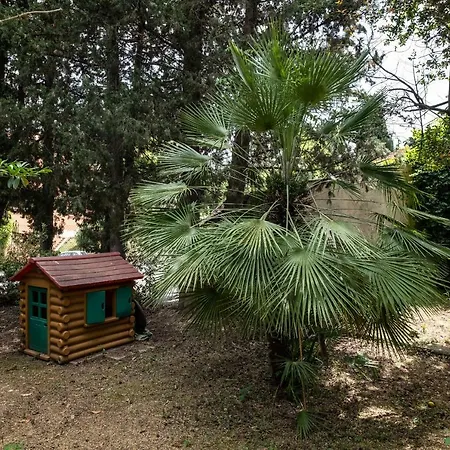 Vatican Quiet With Garden & Parking